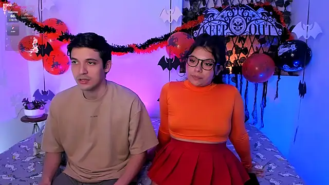 Snapshot of kylietimothee chatting on October 25, 2025, 4:24 pm kylietimothee online show from October 25, 2025, 4:24 pm