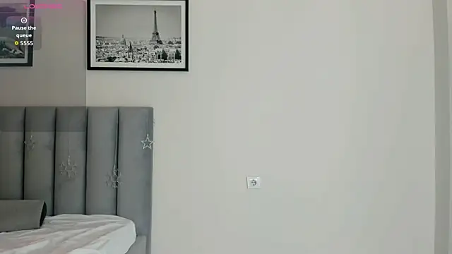 yanyaan online show from February 18, 2026, 8:27 pm