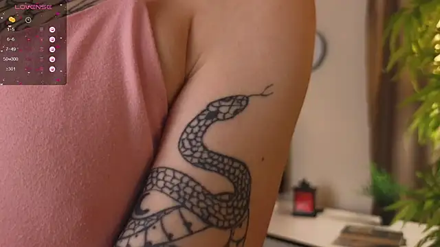 Snapshot of Irene_Ward chatting on October 8, 2025, 6:05 pm Irene Ward online show from October 8, 2025, 6:05 pm