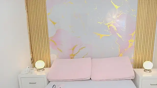 Snapshot of AlishaDixon chatting on October 2, 2025, 11:50 am AlishaDixon online show from October 2, 2025, 11:50 am