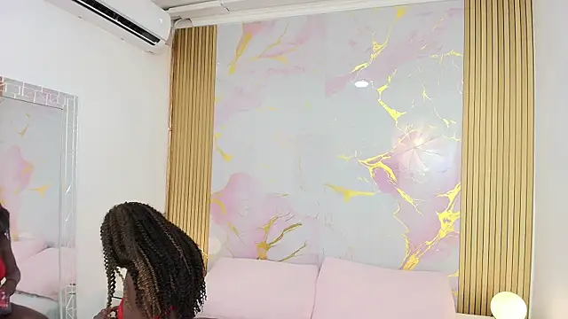 Snapshot of AlishaDixon chatting on October 28, 2025, 11:47 am AlishaDixon online show from October 28, 2025, 11:47 am