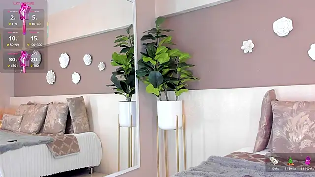 VictoriaShelby online show from November 23, 2025, 11:54 am