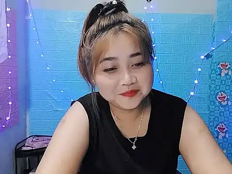 Nhan7868 online show from October 7, 2025, 4:04 pm