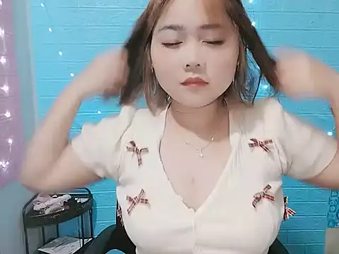 Nhan7868 online show from October 14, 2025, 2:07 pm