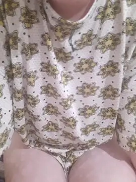 Snapshot of Lamya-dalo3a chatting on October 15, 2025, 12:22 am Lamya-dalo3a online show from October 15, 2025, 12:22 am