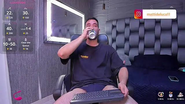 Snapshot of matti_de_lucaa chatting on October 10, 2025, 5:45 pm matti de lucaa online show from October 10, 2025, 5:45 pm