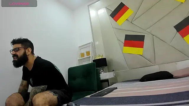 Snapshot of Harald_Smed chatting on September 29, 2025, 1:27 pm Harald Smed online show from September 29, 2025, 1:27 pm