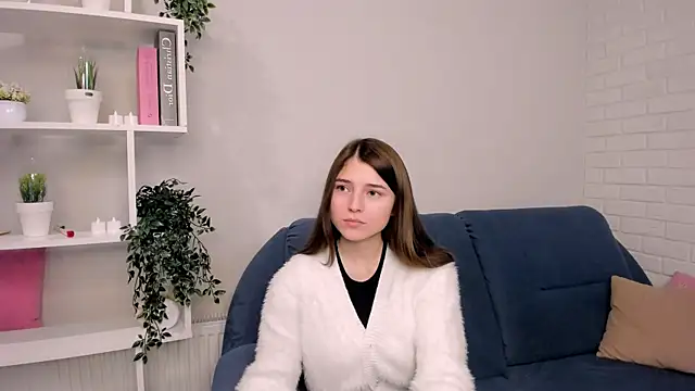 KeikoWideman online show from September 15, 2025, 5:35 pm