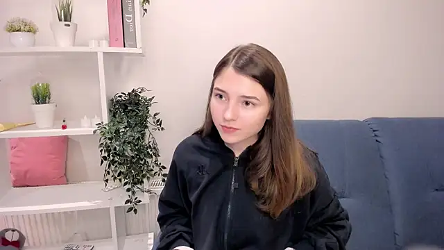 Snapshot of KeikoWideman chatting on September 18, 2025, 6:43 pm KeikoWideman online show from September 18, 2025, 6:43 pm