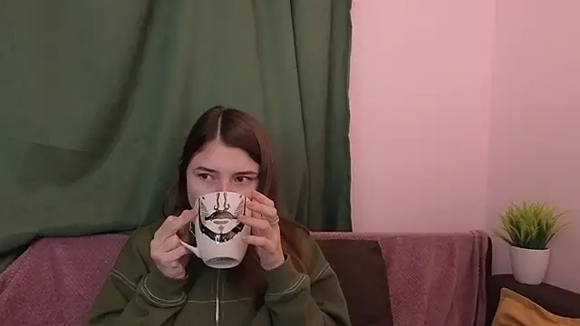 Snapshot of KeikoWideman chatting on October 2, 2025, 8:05 pm KeikoWideman online show from October 2, 2025, 8:05 pm