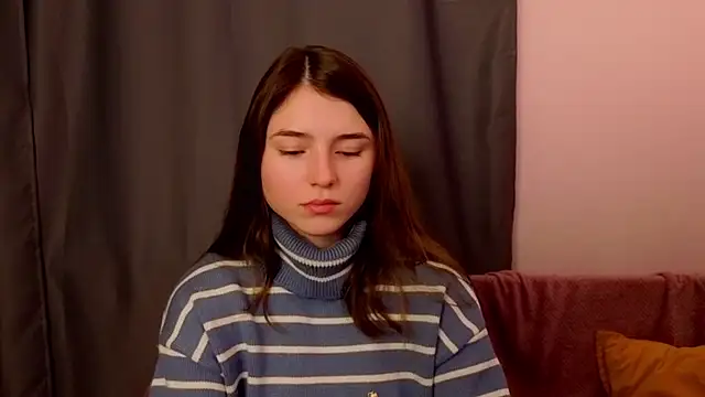 Snapshot of KeikoWideman chatting on October 16, 2025, 7:37 pm KeikoWideman online show from October 16, 2025, 7:37 pm