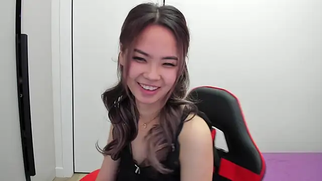 Snapshot of Maakimita chatting on February 24, 2026, 6:22 am Maakimita online show from February 24, 2026, 6:22 am
