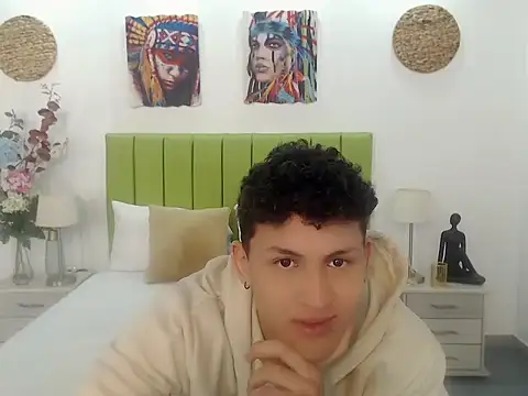 Axel savage online show from September 15, 2025, 6:52 pm