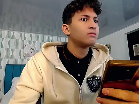 Axel savage online show from September 18, 2025, 12:18 pm