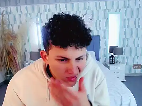 Axel savage online show from October 26, 2025, 12:11 pm