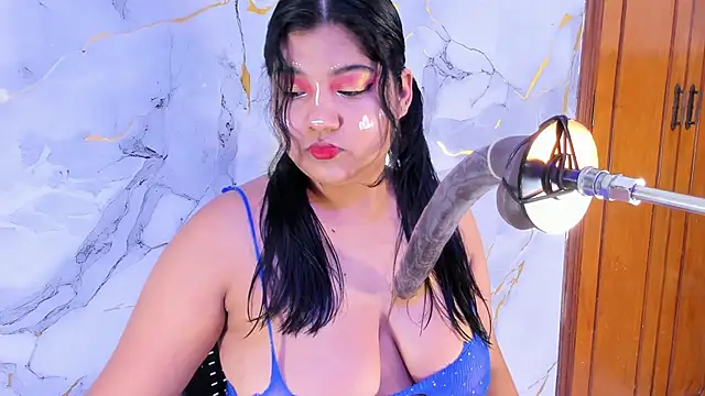mysticlatina1 online show from April 15, 2026, 11:50 am
