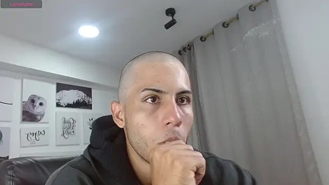 Snapshot of curbjerry chatting on October 18, 2025, 8:53 pm curbjerry online show from October 18, 2025, 8:53 pm