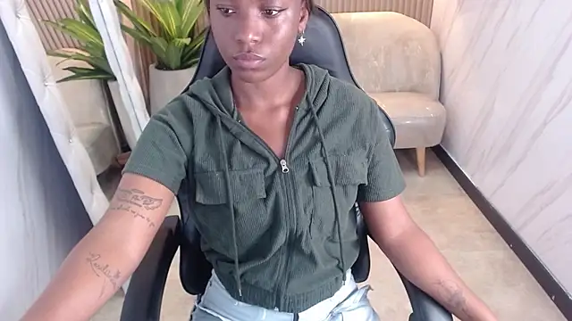 Snapshot of ebony_rose_tf chatting on September 19, 2025, 8:20 pm ebony rose tf online show from September 19, 2025, 8:20 pm