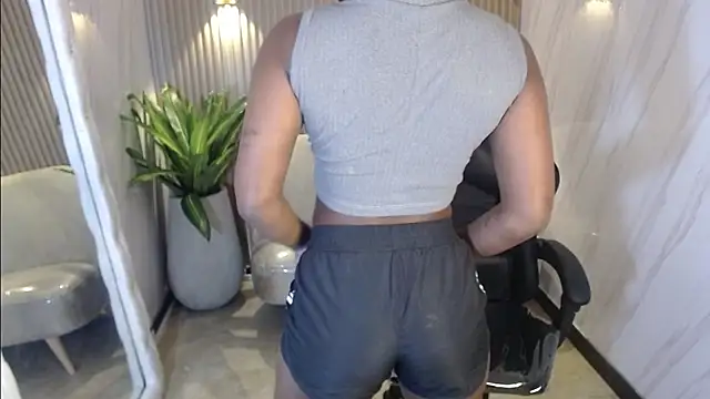 Snapshot of ebony_rose_tf chatting on October 9, 2025, 8:18 pm ebony rose tf online show from October 9, 2025, 8:18 pm