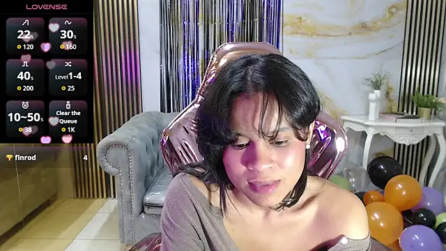 Snapshot of catalina5_s chatting on November 5, 2025, 3:12 pm catalina5 s online show from November 5, 2025, 3:12 pm