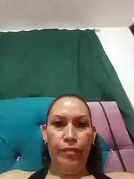 mommy estefy online show from September 11, 2025, 1:06 am