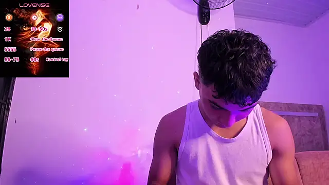 Austin Cardieff  online show from September 26, 2025, 3:10 am