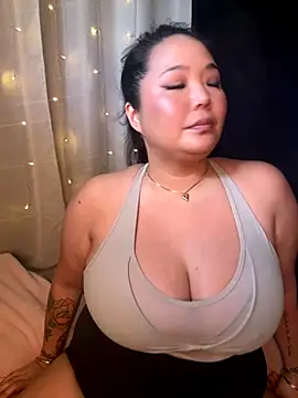 RealLifeWaifu online show from September 24, 2025, 10:35 pm