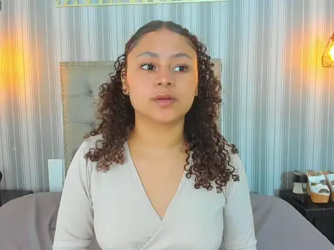 Sofiapassionne online show from March 6, 2026, 1:40 pm