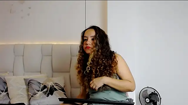 Snapshot of Dulce__Lovee chatting on September 26, 2025, 11:36 am Dulce Lovee online show from September 26, 2025, 11:36 am