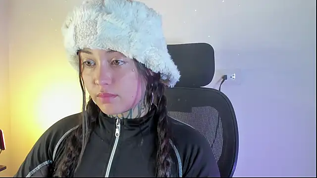 Snapshot of SofiaBermudez chatting on October 16, 2025, 11:28 pm SofiaBermudez online show from October 16, 2025, 11:28 pm