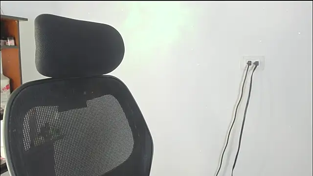 Snapshot of SofiaBermudez chatting on October 20, 2025, 4:13 am SofiaBermudez online show from October 20, 2025, 4:13 am