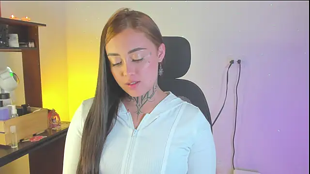 Snapshot of SofiaBermudez chatting on November 5, 2025, 12:54 am SofiaBermudez online show from November 5, 2025, 12:54 am