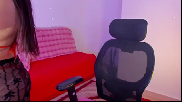 Snapshot of SofiaBermudez chatting on November 13, 2025, 1:04 am SofiaBermudez online show from November 13, 2025, 1:04 am