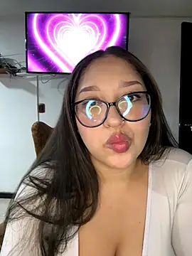 Snapshot of Whiitney_Bloom chatting on November 16, 2025, 3:12 am Whiitney Bloom online show from November 16, 2025, 3:12 am