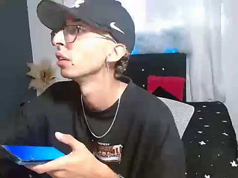 ZionGrey1 online show from September 10, 2025, 9:26 pm