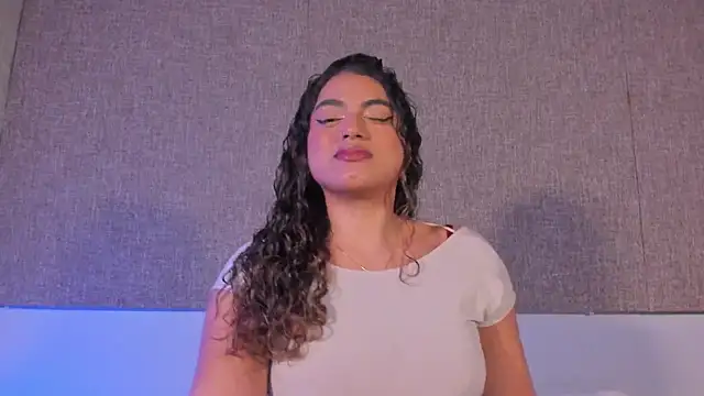 Salomeferreira  online show from October 14, 2025, 4:52 pm