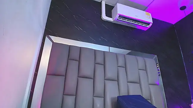 kissme luna online show from November 21, 2025, 7:01 pm