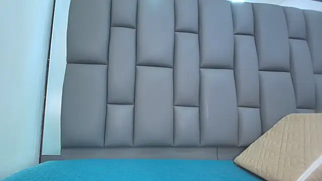 kissme luna online show from March 5, 2026, 6:59 pm