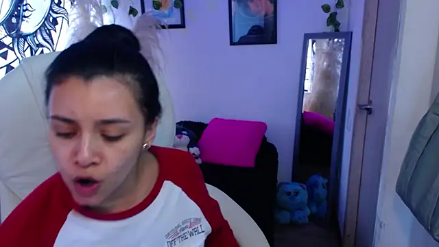 MarilynWhite  online show from November 11, 2025, 3:12 pm