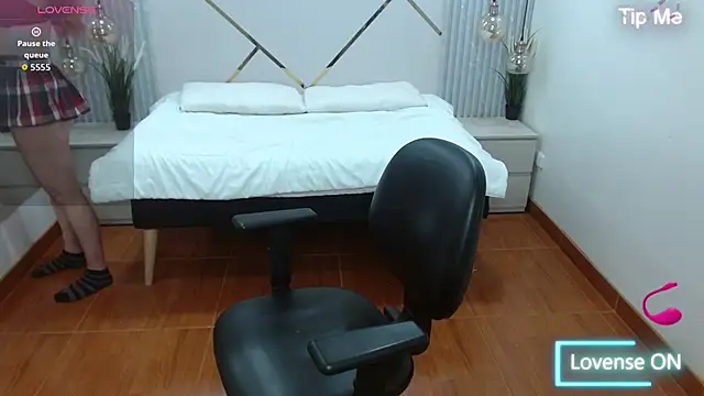 Bom BomXX online show from November 5, 2025, 1:38 am