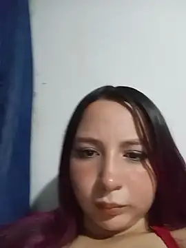Mia2xsmith online show from April 14, 2026, 12:05 am
