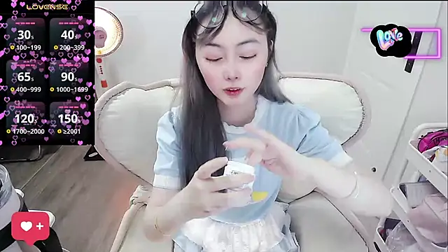 baby-yaya20 online show from February 8, 2026, 10:40 am