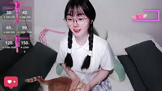 baby-yaya20 online show from June 9, 2026, 11:22 am