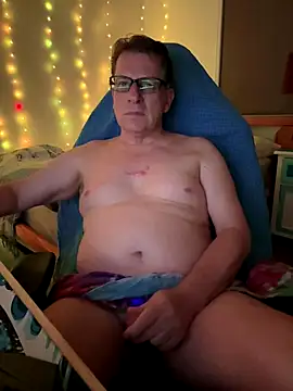 Snapshot of ice717 chatting on November 24, 2025, 11:21 am ice717 online show from November 24, 2025, 11:21 am