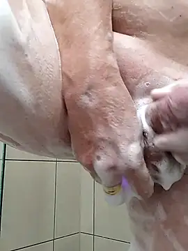 Snapshot of ice717 chatting on January 11, 2026, 10:37 pm ice717 online show from January 11, 2026, 10:37 pm