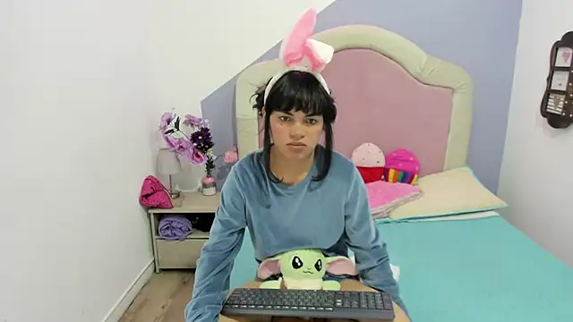 Angelina rossy online show from September 17, 2025, 4:03 am