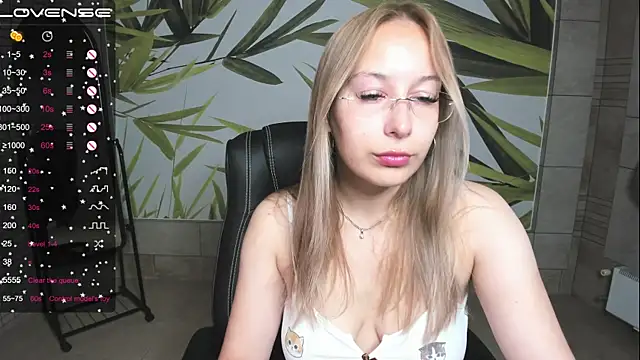 Snapshot of dina_sunshine chatting on September 20, 2025, 2:45 am dina sunshine online show from September 20, 2025, 2:45 am