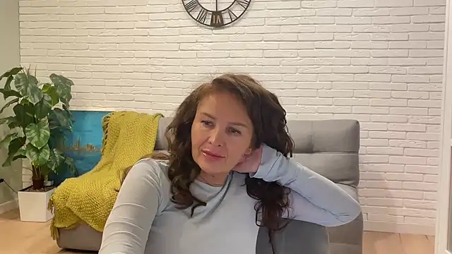 Snapshot of Avelinii chatting on July 3, 2026, 4:46 pm Avelinii online show from July 3, 2026, 4:46 pm