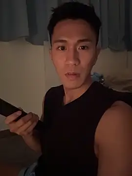 gooodboiii online show from November 10, 2025, 1:32 pm