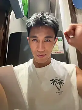 Snapshot of gooodboiii chatting on March 26, 2026, 3:28 pm gooodboiii online show from March 26, 2026, 3:28 pm